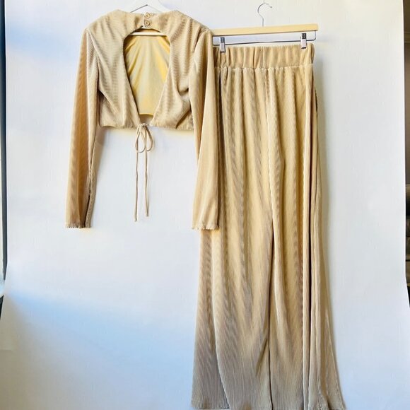 BBXBRAND pleated satin wide leg , Cut-out crop top set, beige, Size 12/L - Picture 2 of 9